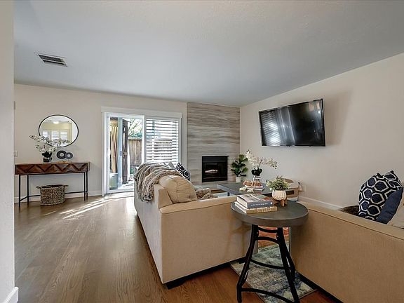 5th image of 2619 Farnee Ct