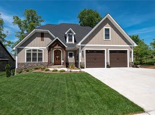 3836 10th St NE, Hickory, NC 28601