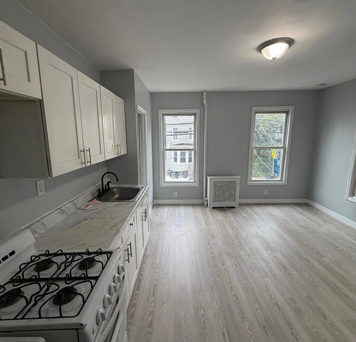 3 bed, $1,900 — Photo 3
