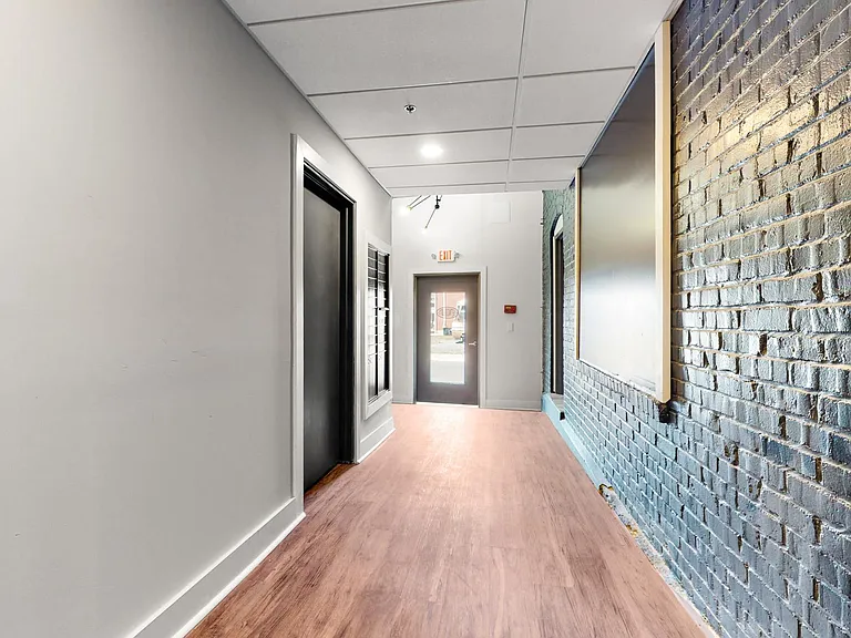 Fleetwood Lofts — Photo 8
