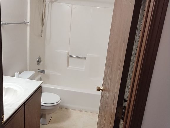 2nd image of 721 Longview Ave