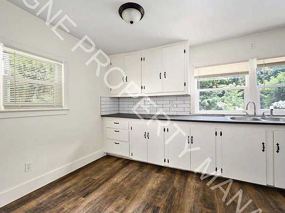 3rd image of 801 N Osage St #A