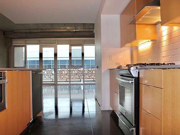 4th image of 1515 Genessee St #202