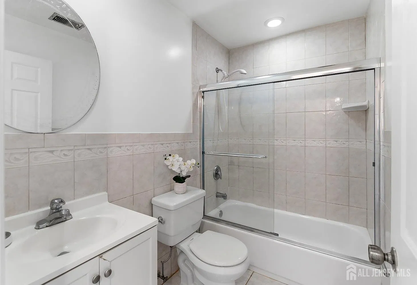 1 bed, 1.0 bath, $1,850 — Photo 4