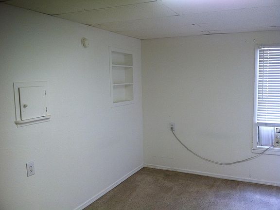 5th image of 708 1/2 S Washington St APT 2