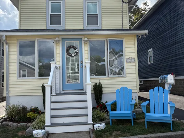 37 Lawrence Ave, Milford, CT 06460