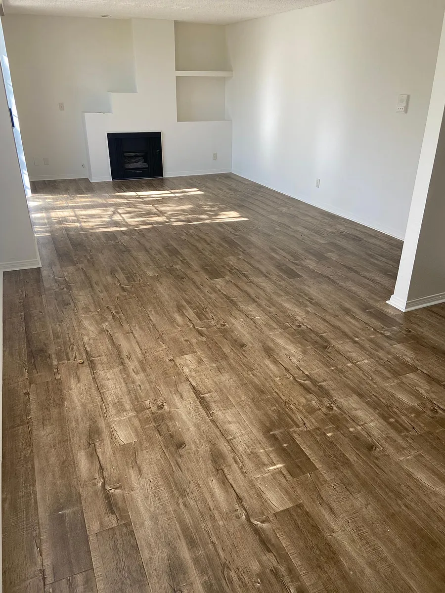 Building Photo - 5712 Camellia Ave #201