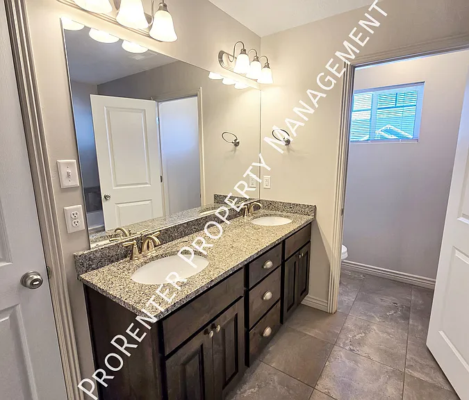 1811 W 675 N — Photo 13