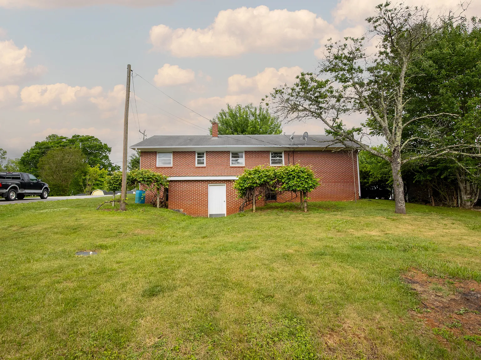 2 bed, 1208 sqft, $1,800 — Photo 4