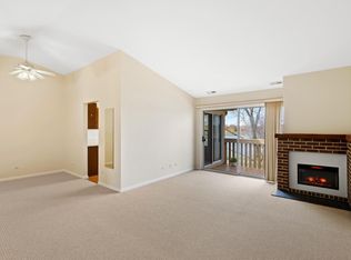 1282 Streamwood Ln #323, Vernon Hills, IL 60061