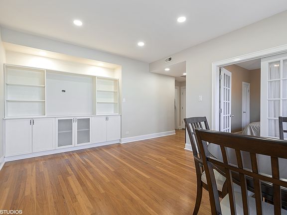 4th image of 535 W Eugenie St #3
