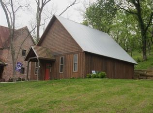 402 Southern Hills Dr, Coffeyville, KS 67337