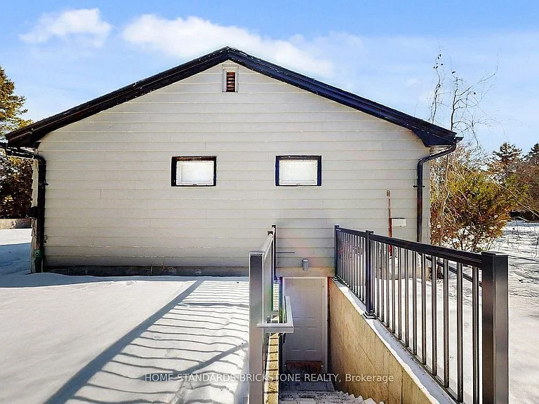 Janette St — Photo 2
