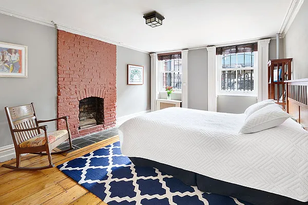 Sold by Compass | media 10