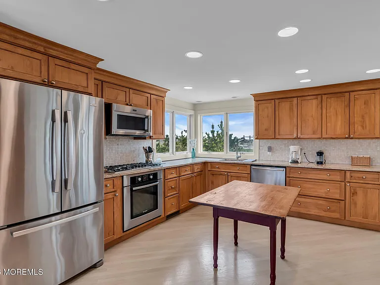 1501 Ocean Ave — Photo 17