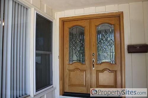 2nd image of 15924 Osborne St