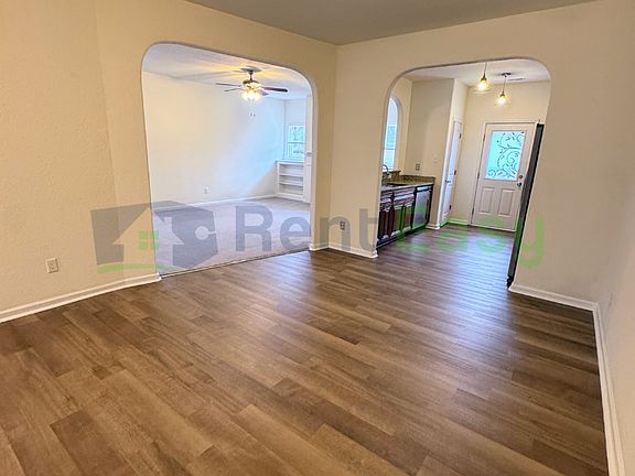 4th image of 1118 Railroad Ave