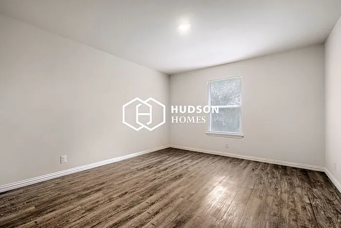 2434 Bermuda Dr — Photo 9