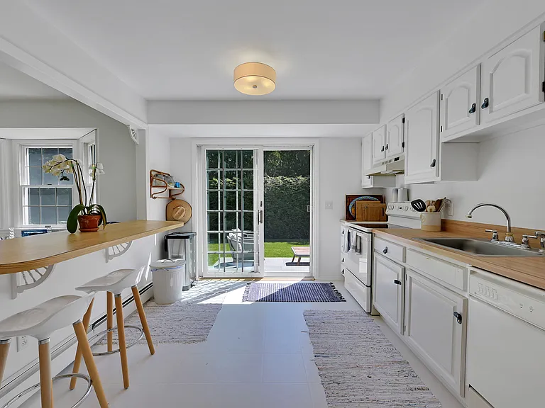 23 Lamb Ave — Photo 8