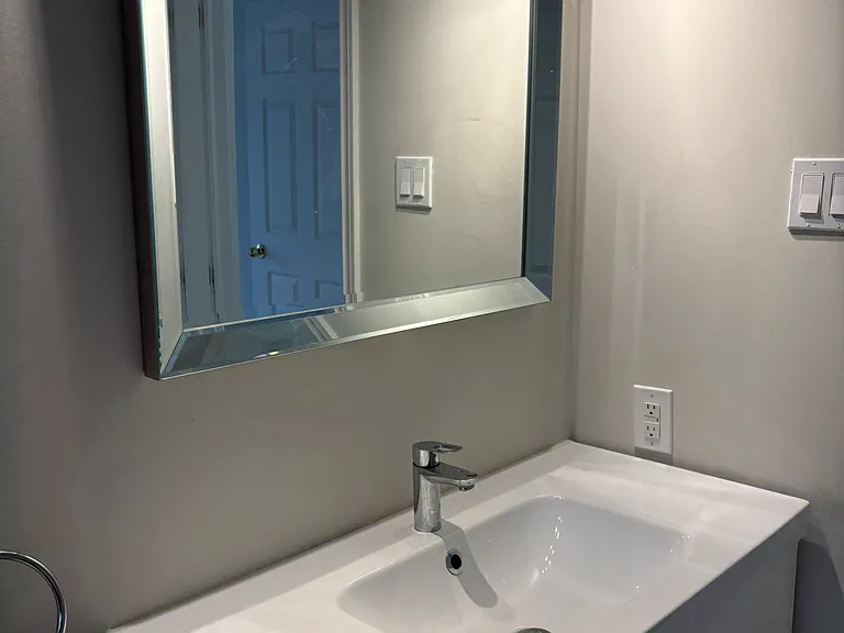 296 Woodroffe Ave #3 — Photo 3