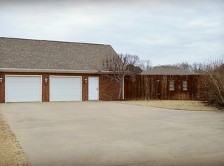 111 Josh Ct, Florence, AL 35633