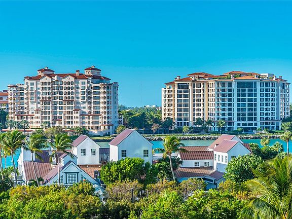 4th image of 100 S Pointe Dr APT 610