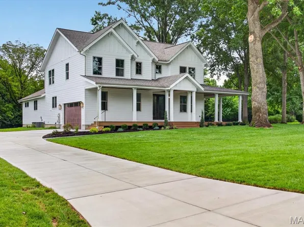 12 Beacon Hill Ln, Saint Louis, MO 63141