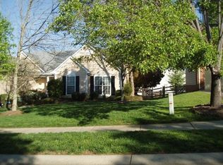8830 Elkins Park Dr, Matthews, NC 28105