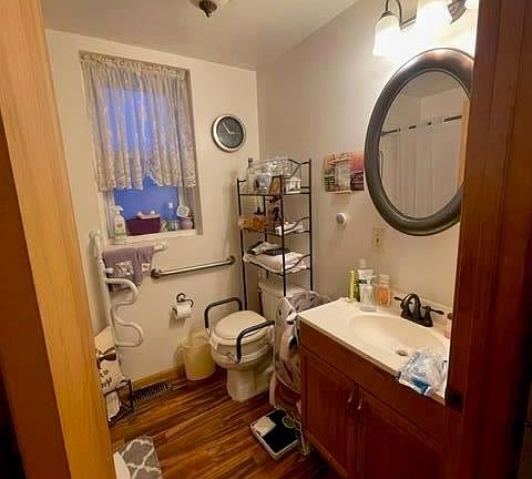 5th image of 4127 Camellia Ave
