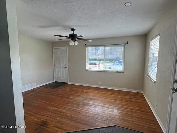 2nd image of 3822 S Atlantic Ave