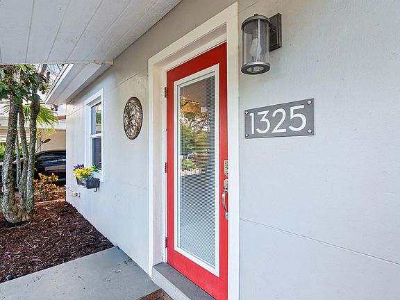 2nd image of 1325 NW 5th Avenue