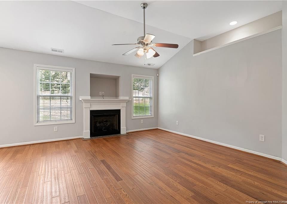 1st image of 196 Oakmount Dr