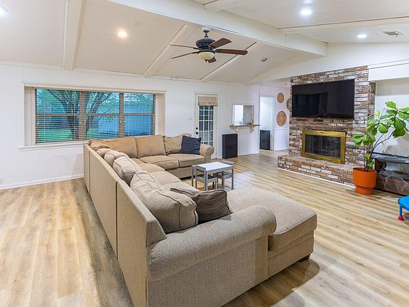 5th image of 5711 Olympia Fields Ln