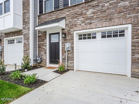 4th image of 9 Foxwood Dr