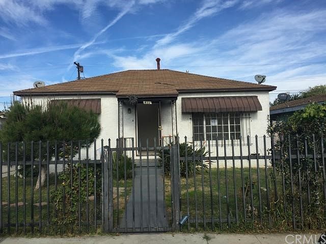2nd image of 633 W Cressey St