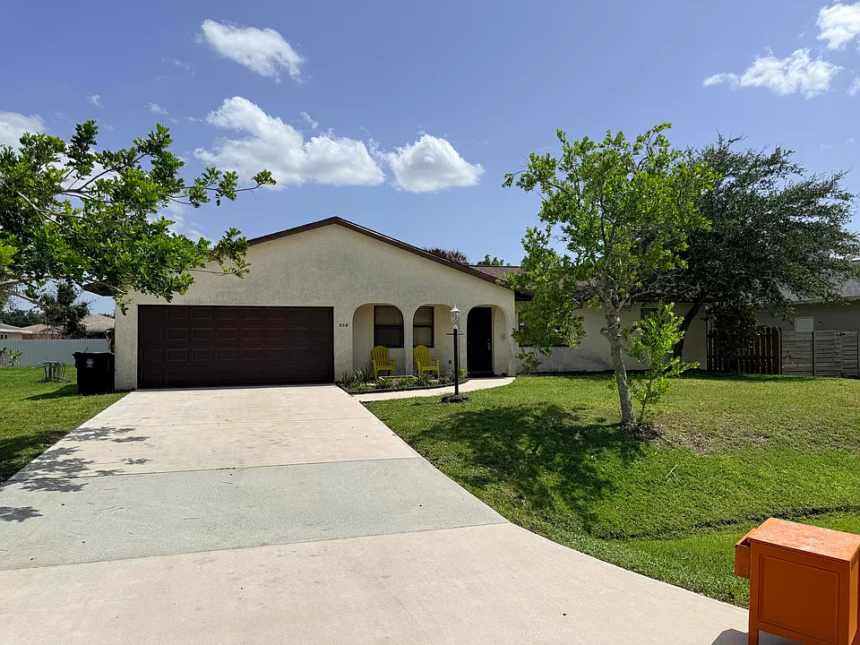 508 NW Azalea Ave