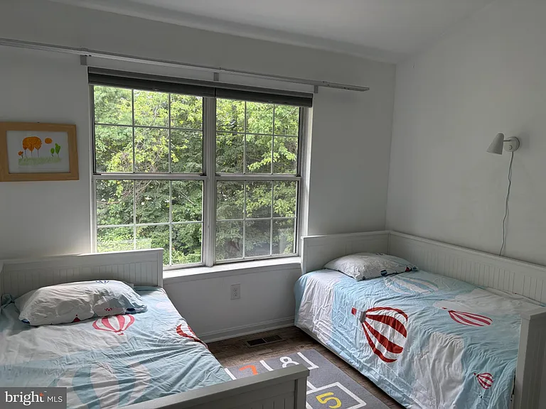 15618 Montview Dr — Photo 26