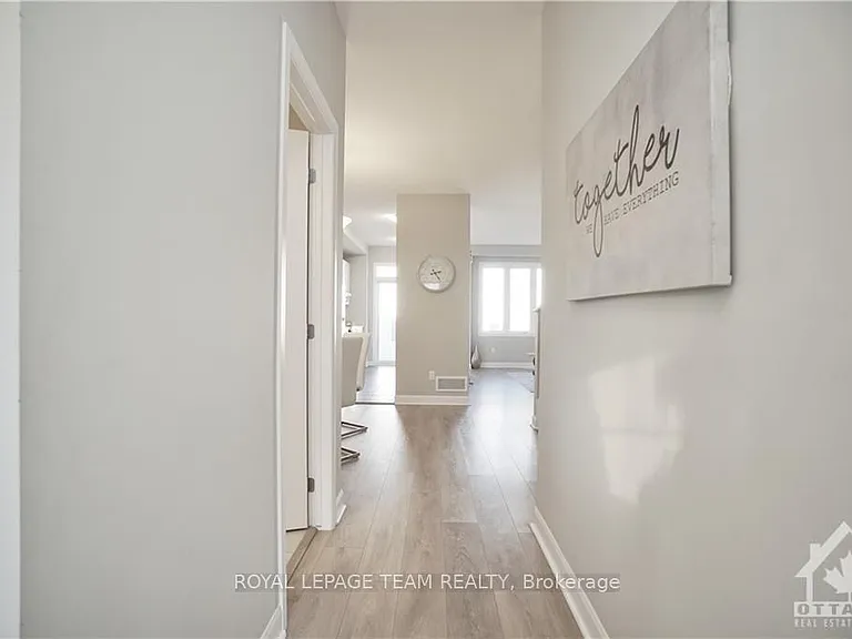 217 Geyser Pl — Photo 2
