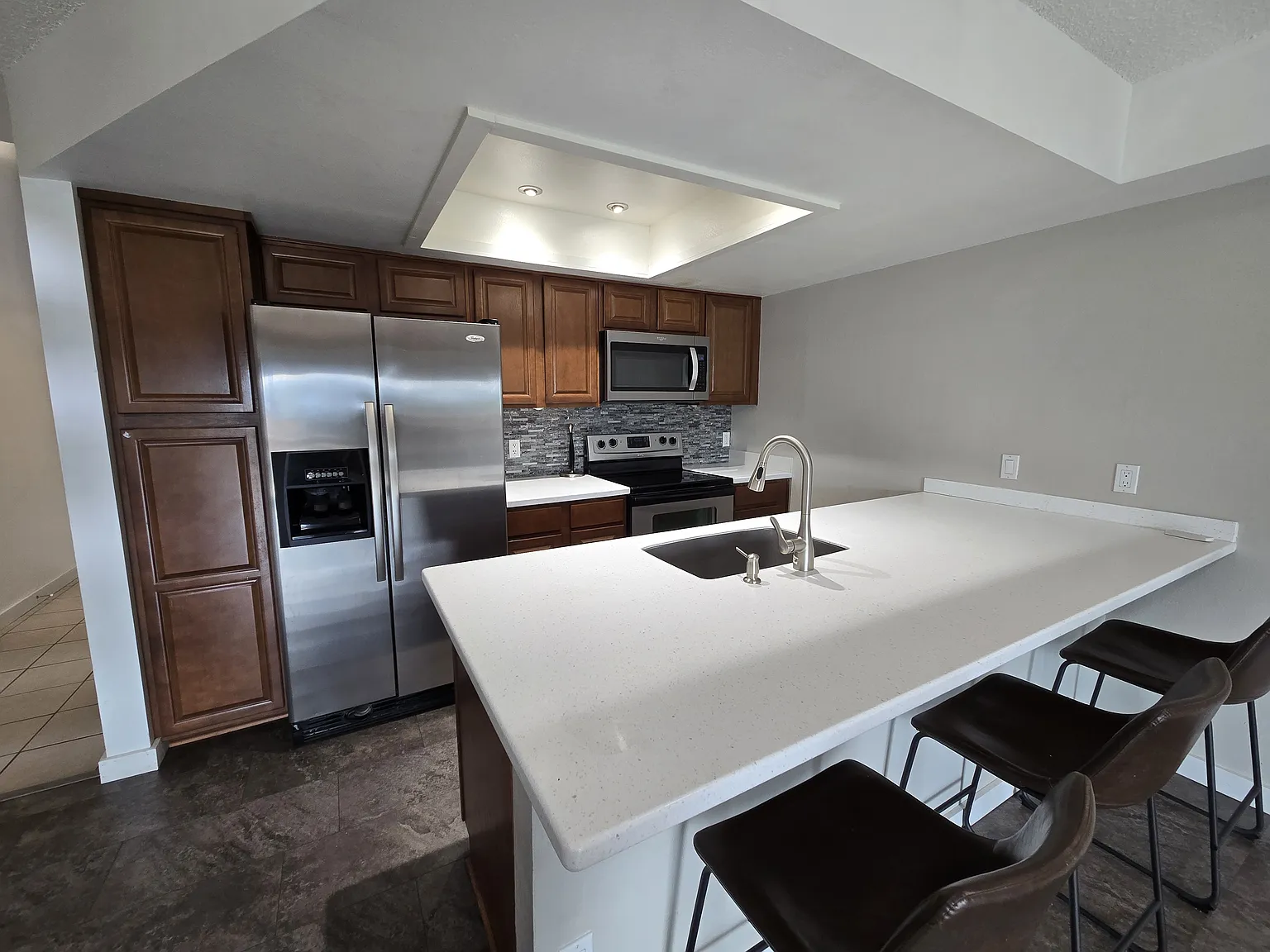2 bed, 1.5 bath, 1076 sqft, $1,900 — Photo 2