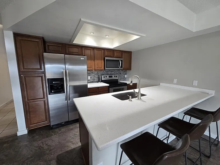 402 Forest Edge Ln #A — Photo 2