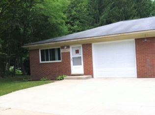 1969 Conwill Rd, Stow, OH 44224