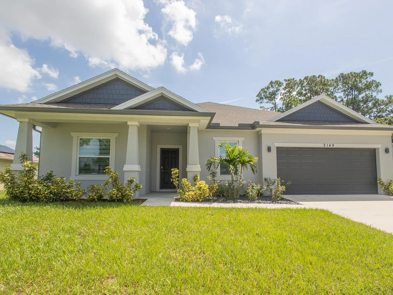4 bed, 3.0 bath, 2572 sqft, $2,950 — Photo 2