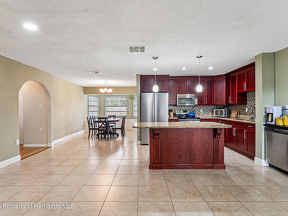 3rd image of 3112 Polk Ave