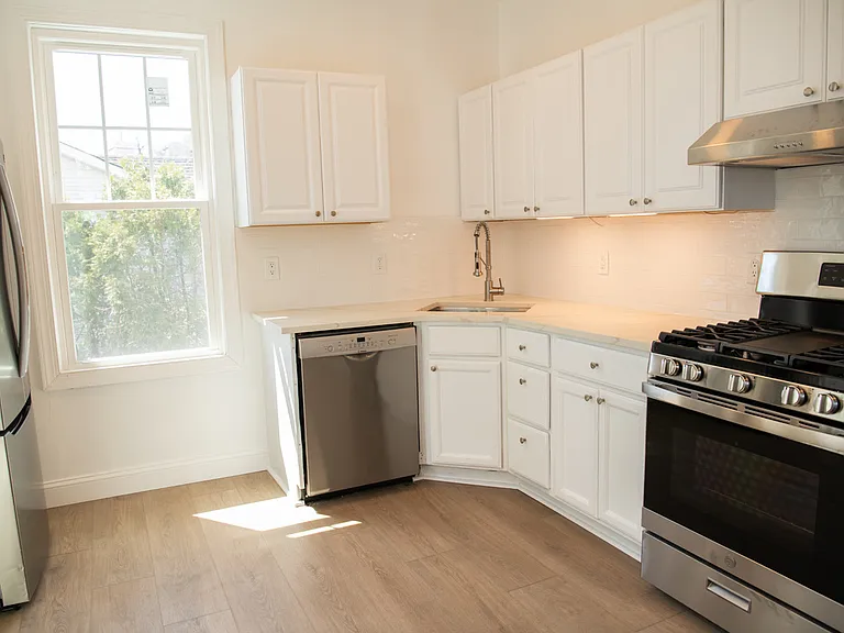 46 Garden Pl #2 — Photo 1