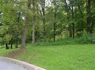 8 Beau Chalet Dr, Bentonville, AR 72712