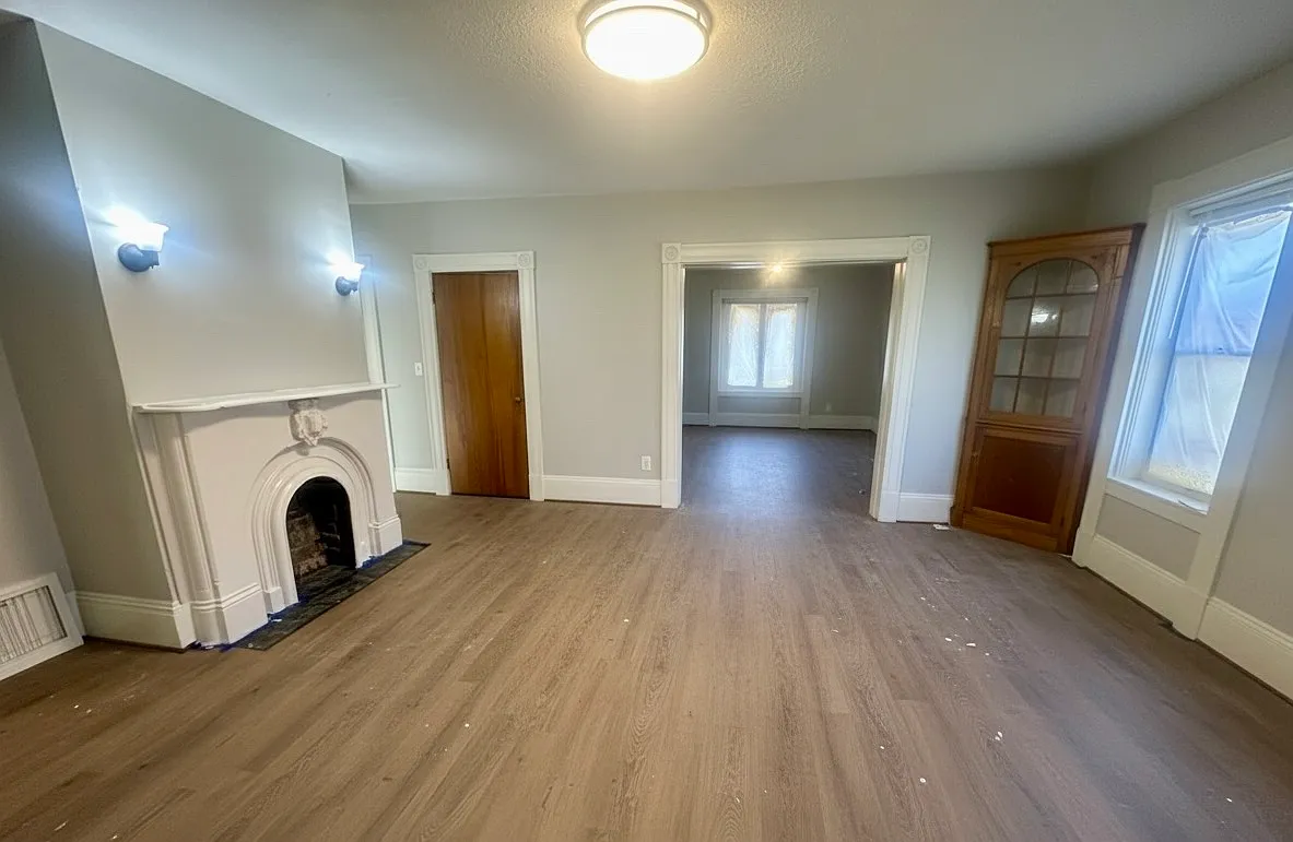 2 bed, 1800 sqft, $1,600 — Photo 2