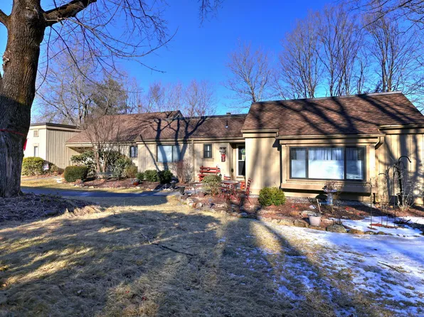 636 Heritage Village #B, Southbury, CT 06488