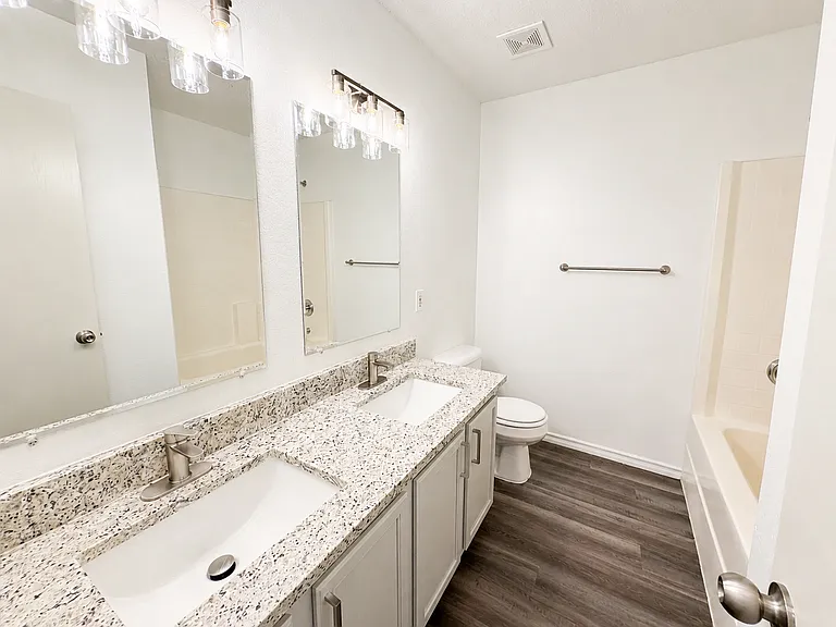 1303 Quail Meadow Dr — Photo 9