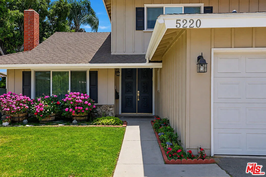 4 bed, 3.0 bath, 2278 sqft, $7,800 — Photo 2