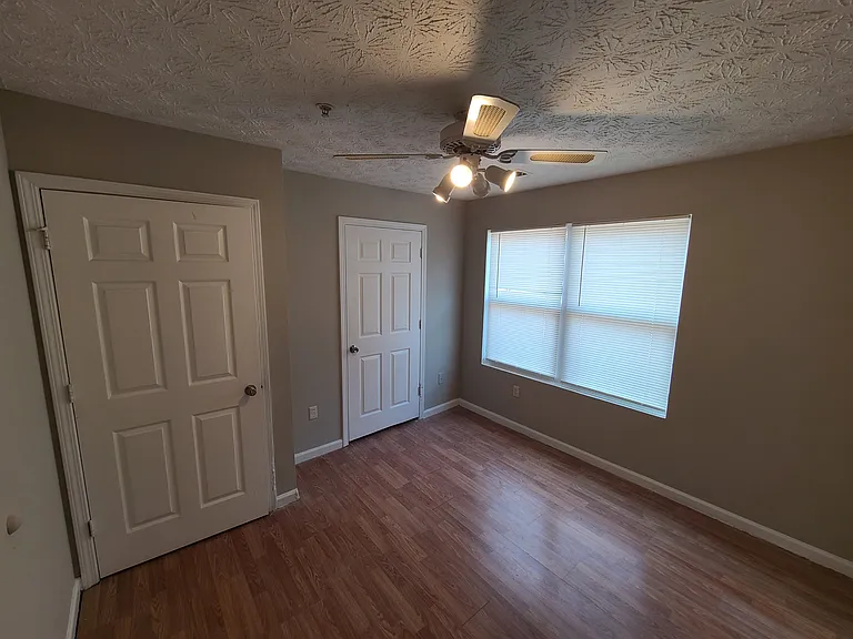 Fairington Village Dr — Photo 15